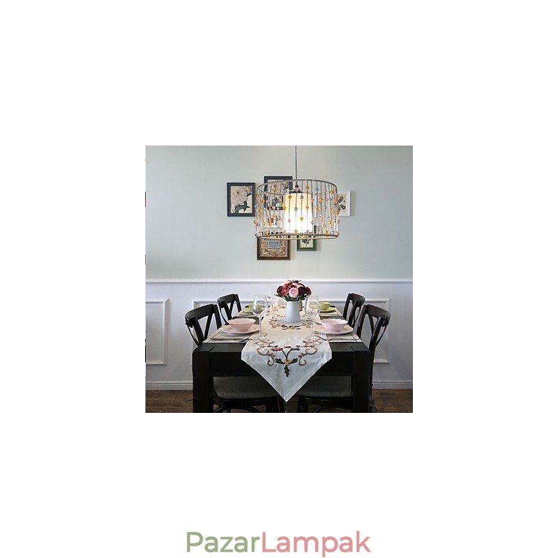 A lámpa egyetlen feje egy hengeres gyöngy.