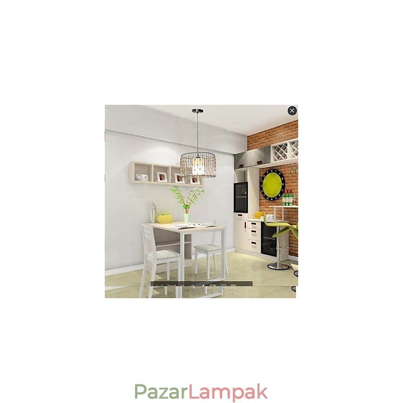 A lámpa egyetlen feje egy hengeres gyöngy.