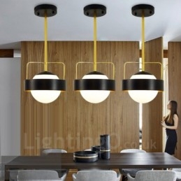 1 Light Modern modern mennyezeti lámpák Rézbevonatú függőlámpa fehér és fekete golyós üvegernyővel