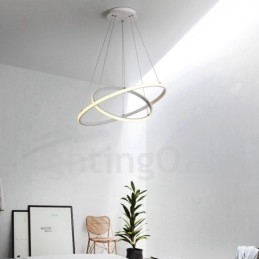 A körökön kívül szabályozható függőlámpa távirányítóval, modern design gyűrűkkel