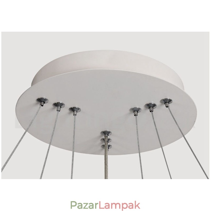 A körökön kívül szabályozható függőlámpa távirányítóval, modern design gyűrűkkel