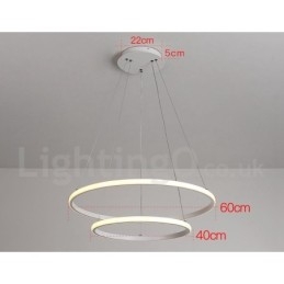 A körökön kívül szabályozható függőlámpa távirányítóval, modern design gyűrűkkel