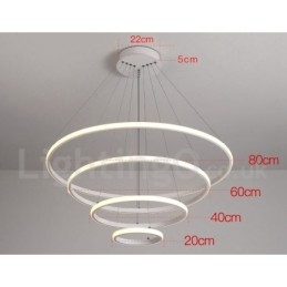 A körökön kívül szabályozható függőlámpa távirányítóval, modern design gyűrűkkel