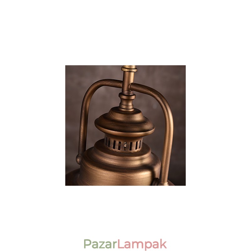 Retro függőlámpa fém esernyőernyővel, régi gyári stílusban