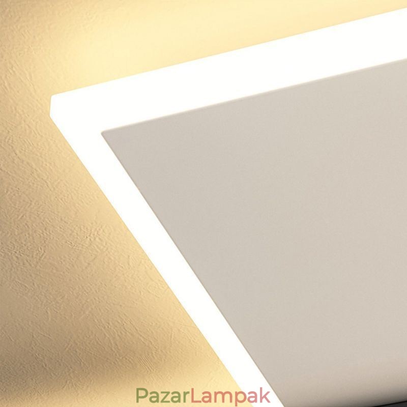 Süllyesztett szerelésű négyzet alakú mennyezeti lámpatest