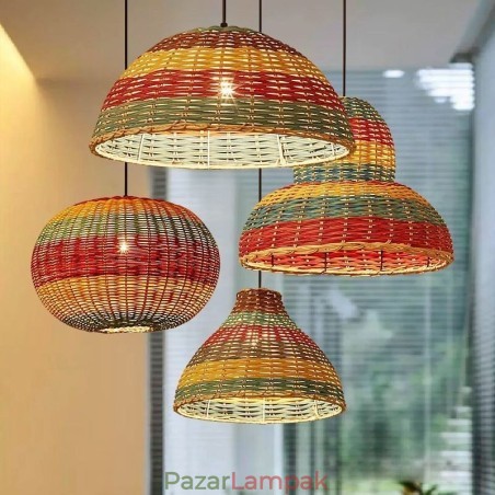Bambusz és rattan függőlámpa színes csíkos intervallumban kézzel szövött lámpaernyős mennyezeti lámpa Bambusz és rattan függőlámpa színes csíkos intervallumban kézzel szövött lámpaernyős mennyezeti lámpa