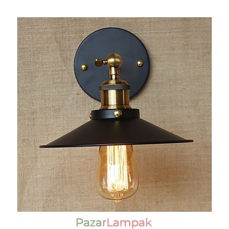 Retro minimalista ipari stílusú villa a templom előtt, folyosó esernyő fekete ruha díszített fal Retro minimalista ipari stílusú villa a templom előtt, folyosó esernyő fekete ruha díszített fal