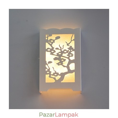 Fehér szilvavirág fali lámpa faragott mintákkal vagy faipari lámpákkal Fehér szilvavirág fali lámpa faragott mintákkal vagy faipari lámpákkal