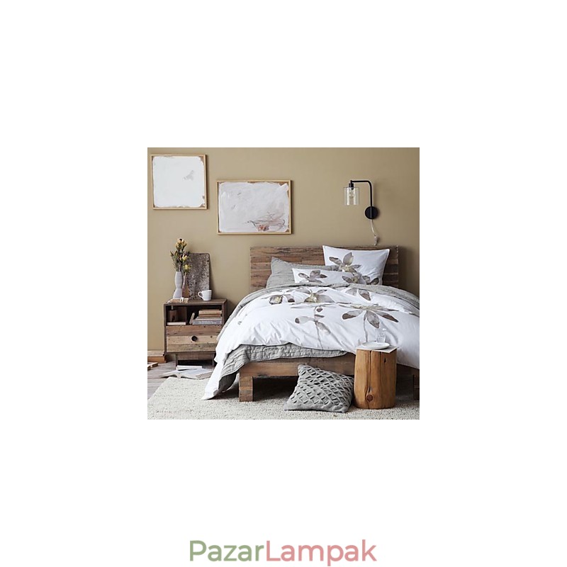 Modern fali lámpa üvegdobernyővel