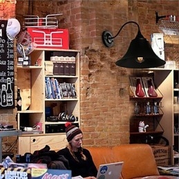 Designer Duds Loft stílusú ősi fekete vassapkás fali lámpa
