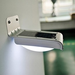 Hangérzékelő kültéri napenergiával működő fénylámpa Táj kerti fali kerítés