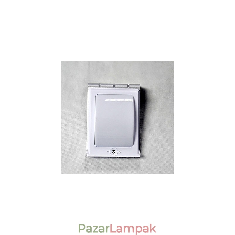 Hangérzékelő kültéri napenergiával működő fénylámpa Táj kerti fali kerítés