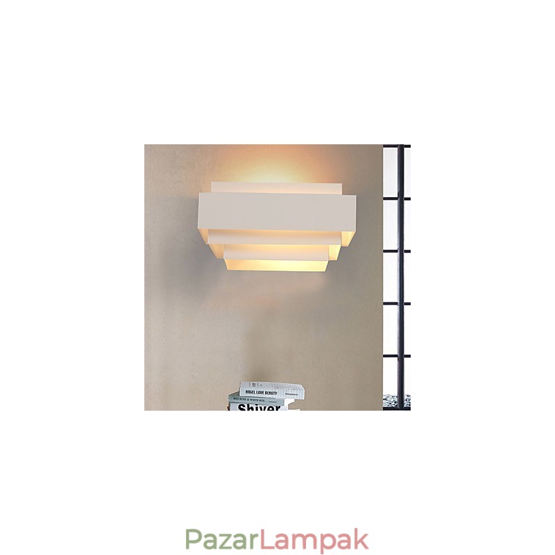 Kreatív személyiség Kovácsoltvas fali lámpa