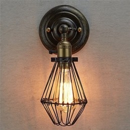 Vintage stílusú ipari nyitó és záró lámpa fali lámpa kalitkás lámpa padláson, ősi módszereket restauráló fali lámpa