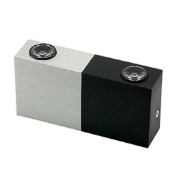 Modern fali lámpa félezüst félig fekete elegáns kivitelű kockatesttel 2 s