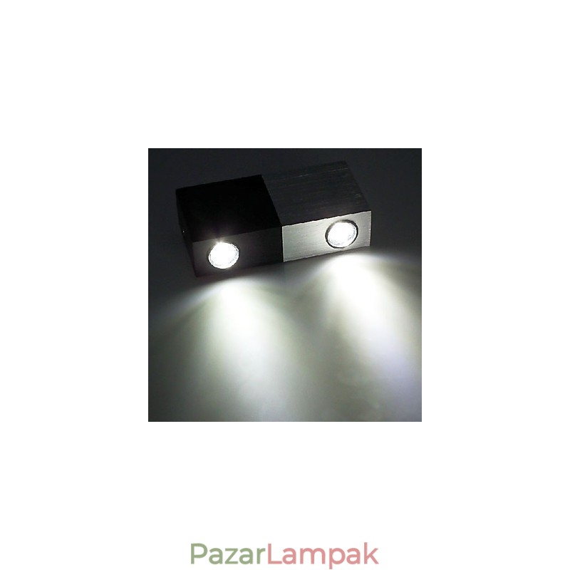Modern fali lámpa félezüst félig fekete elegáns kivitelű kockatesttel 2 s