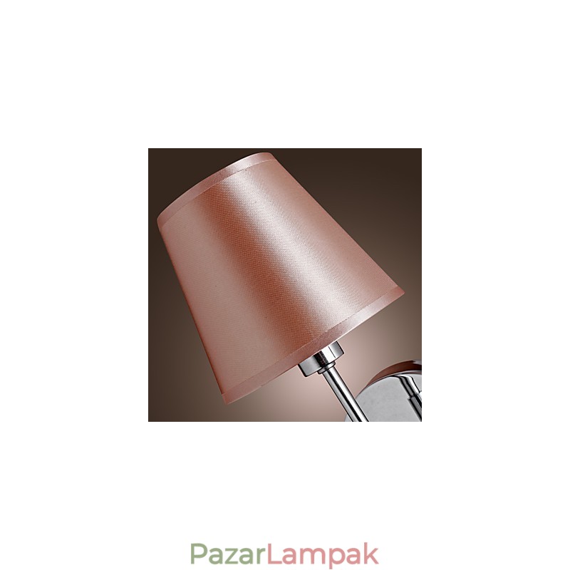 Egyszerű tervezésű fali lámpa meleg fényben