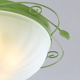 Valentin-napi kerti virágok és növények elnyelik a kupola fényét