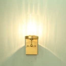 Hagyományos, klasszikus vidéki sárgaréz funkció a mini stílusú fali lámpákhoz