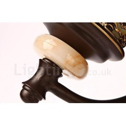 Egyágyas világos, hagyományos klasszikus nappali, étkező, ágy, fém beltéri falikar