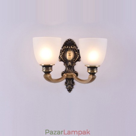 Tiszta sárgaréz Luxus, rusztikus, retro vintage sárgaréz 2 világító gyertya fali lámpa üvegernyőkkel, speciálisan a szállodai iroda bemutatótermébe. Nappali, étkező Tiszta sárgaréz Luxus, rusztikus, retro vintage sárgaréz 2 világító gyertya fali lámpa üvegernyőkkel, speciálisan a szállodai iroda bemutatótermébe. Nappali, étkező
