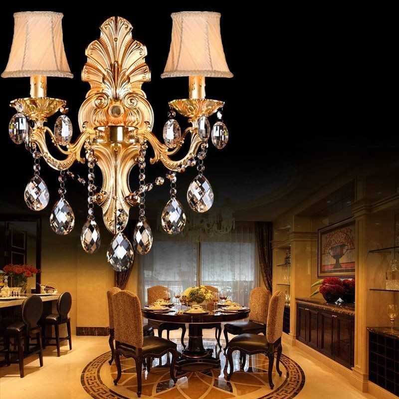 Európai fali lámpa Aranyszirom falilámpa Exquisite Crystal Drops Light éjjeli világítás