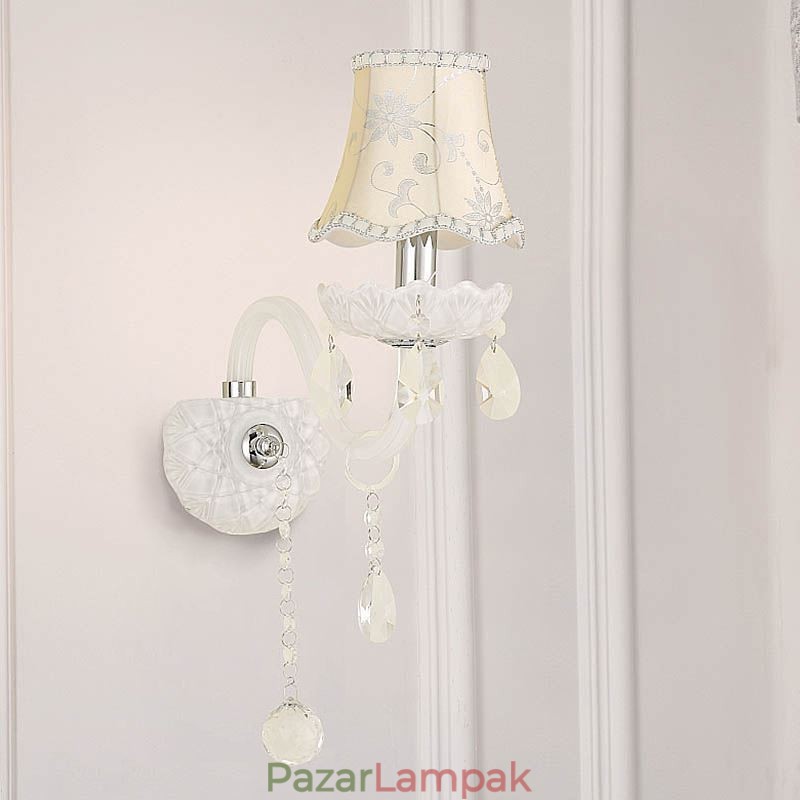 Klasszikus, európai stílusú kristálylapát, elegáns fali lámpa