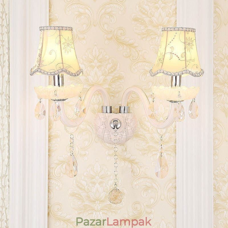 Klasszikus, európai stílusú kristálylapát, elegáns fali lámpa