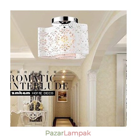 Kortárs és összehúzott egyfejű lámpa a kupola fényének elnyelésére