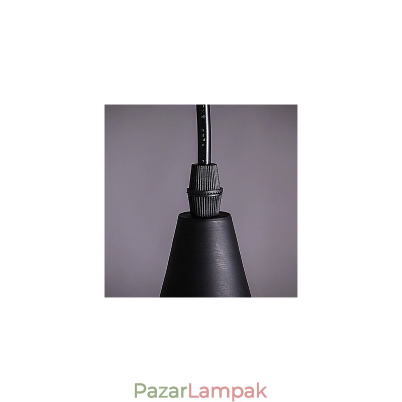 Áramvonalas függőlámpa fekete színben