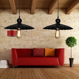 Közepes vintage fekete esernyős fém medál egy lámpával