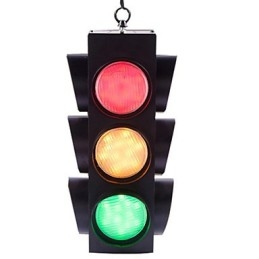 Tartalmazza a tetőtéri függőlámpát, rusztikus házfestmény fémet